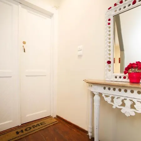 Apartment Chiado Homes - 1